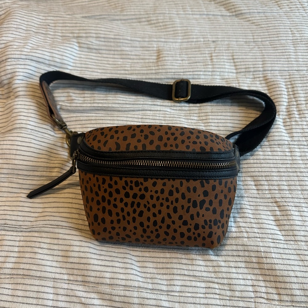 Universal Thread Brown Leopard Print Crossbody Bag - image 1